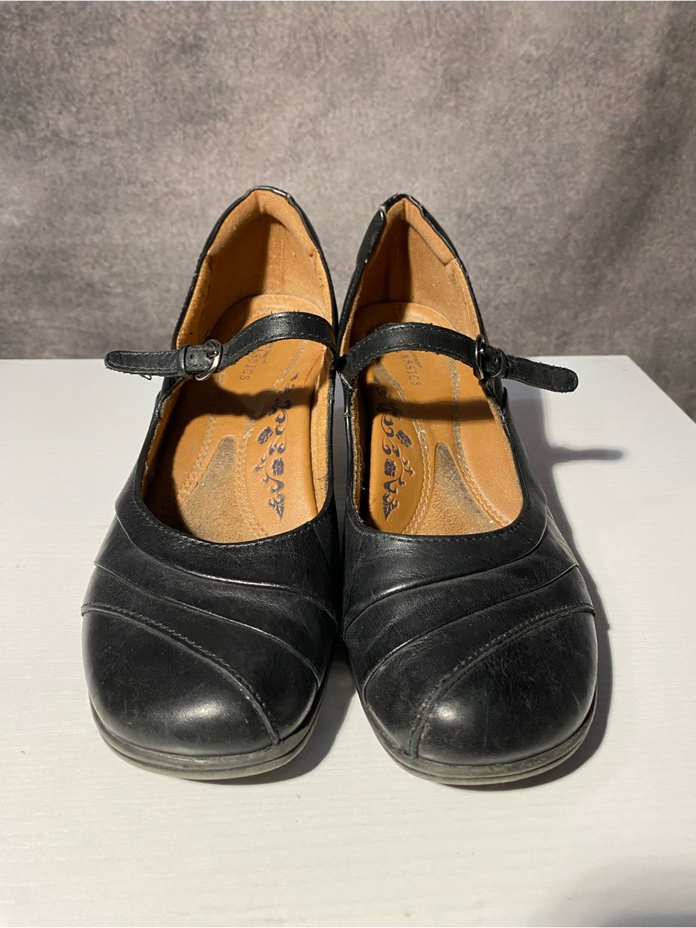 Earth Spirit Clara Black Leather Mary Jane Heels Pumps Women Size 7.5